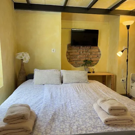 Oasis-with Parking *