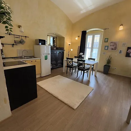 Oasis-with Parking Apartmán